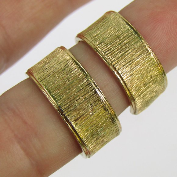 Sarah Coventry Gold Hoop Earrings Textured Hoops Clip On 1/2" - Picture 3 of 4